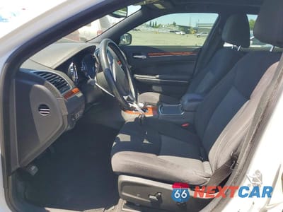 Zdjęcie 7 z 12 samochodu: 2014 CHRYSLER 300 VIN:2C3CCAAG3EH361395 - miniatura