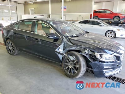 Czwarte zdjęcie samochodu z boku: 2017 VOLVO S60 PREMIER VIN:LYV402TK7HB128888 - miniatura