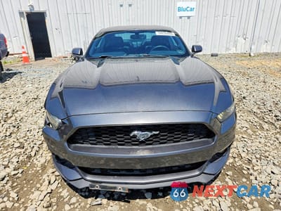 Piąte zdjęcie samochodu w środku: 2017 FORD MUSTANG VIN:1FA6P8TH8H5295679 - miniatura