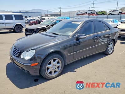 2002 MERCEDES-BENZ C 320 WDBRF64J62F285393 - główne zdjęcie licytacji z USA - miniatura