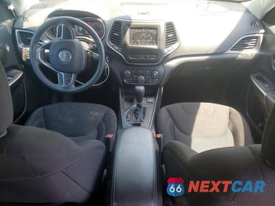 Zdjęcie 8 z 13 samochodu: 2021 JEEP CHEROKEE LATITUDE VIN:1C4PJLCB0MD113195 - miniatura