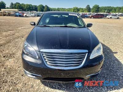 Piąte zdjęcie samochodu w środku: 2012 CHRYSLER 200 LX VIN:1C3CCBABXCN106516 - miniatura