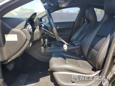 Zdjęcie 7 z 13 samochodu: 2014 MERCEDES-BENZ CLA 250 VIN:WDDSJ4EB4EN026270 - miniatura