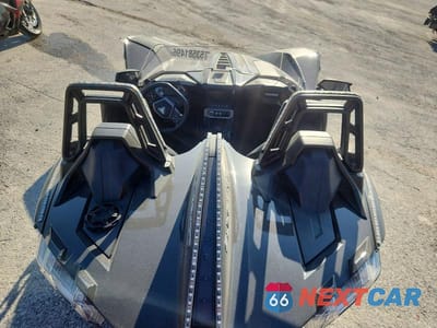 Zdjęcie 6 z 10 samochodu: 2021 POLARIS SLINGSHOT SL VIN:57XAAPGD0M8145525 - miniatura