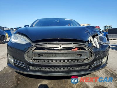 Piąte zdjęcie samochodu w środku: 2013 TESLA MODEL S VIN:5YJSA1CP4DFP06951 - miniatura