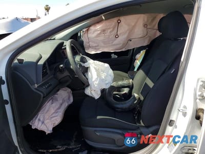 Zdjęcie 7 z 12 samochodu: 2020 HYUNDAI ELANTRA SEL VIN:5NPD84LF5LH601543 - miniatura