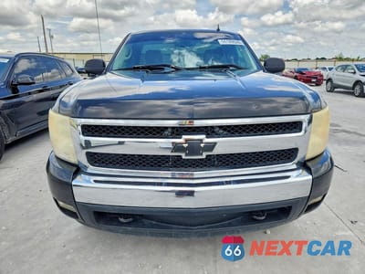 Piąte zdjęcie samochodu w środku: 2007 CHEVROLET SILVERADO K1500 VIN:1GCEK14087Z532277 - miniatura