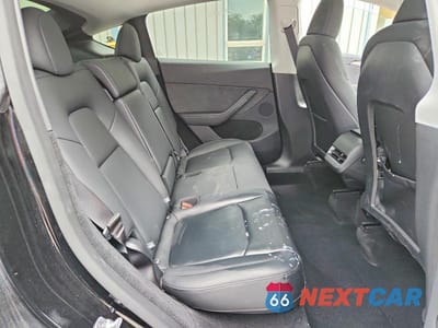 Zdjęcie 11 z 13 samochodu: 2025 TESLA MODEL Y VIN:7SAYGDEE9SA355960 - miniatura