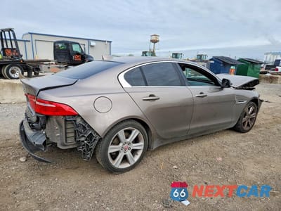 Trzecie zdjęcie samochodu z tyłu: 2017 JAGUAR XE PRESTIGE VIN:SAJAK4BN0HA971666 - miniatura