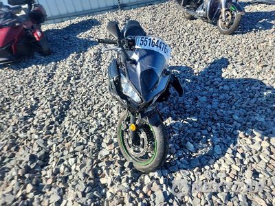 Piąte zdjęcie samochodu w środku: 2025 KAWASAKI EX650 R VIN:ML5EXER18SDAG4219 - miniatura
