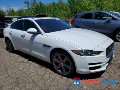 Czwarte zdjęcie samochodu z boku: 2017 JAGUAR XE PRESTIGE VIN:SAJAK4BN1HA953967 - miniatura