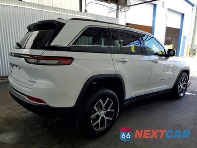 Trzecie zdjęcie samochodu z tyłu: 2026 JEEP GRAND CHEROKEE LIMITED VIN:1C4RJHBR7TC248859 - miniatura