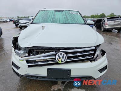 Piąte zdjęcie samochodu w środku: 2019 VOLKSWAGEN TIGUAN SE VIN:3VV2B7AX5KM086673 - miniatura