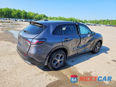 Trzecie zdjęcie samochodu z tyłu: 2025 HONDA HR-V EXL VIN:3CZRZ2H77SM720223 - miniatura