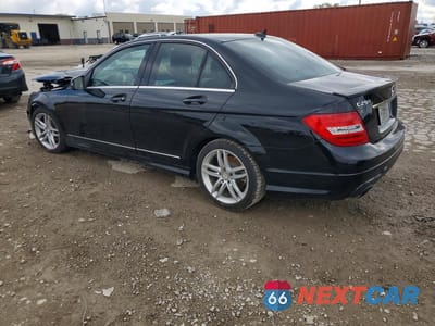 Drugie zdjęcie samochodu z przodu: 2013 MERCEDES-BENZ C 250 VIN:WDDGF4HBXDF973776 - miniatura
