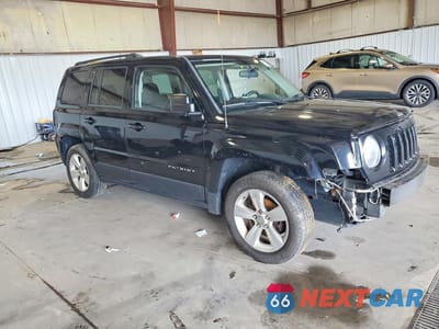 Czwarte zdjęcie samochodu z boku: 2013 JEEP PATRIOT LATITUDE VIN:1C4NJPFA4DD251064 - miniatura