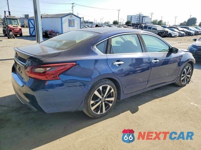 Trzecie zdjęcie samochodu z tyłu: 2017 NISSAN ALTIMA 2.5 SR VIN:1N4AL3AP9HC161035 - miniatura