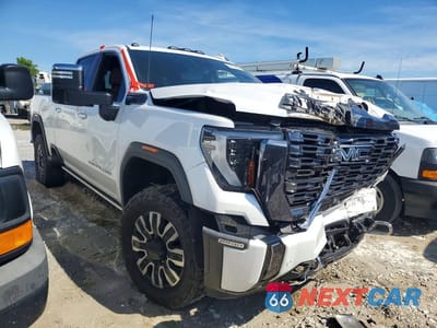 Czwarte zdjęcie samochodu z boku: 2024 GMC SIERRA K2500 DENALI ULTIMATE VIN:1GT49XEYXRF143398 - miniatura