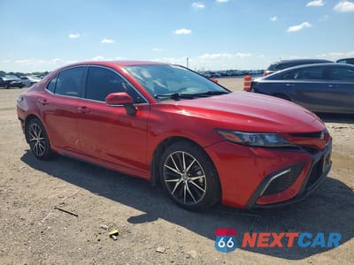 Czwarte zdjęcie samochodu z boku: 2023 TOYOTA CAMRY VIN:4T1G11AK6PU174896 - miniatura