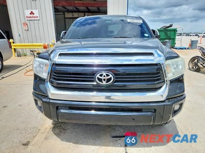Piąte zdjęcie samochodu w środku: 2014 TOYOTA TUNDRA 1794 EDITION VIN:5TFGY5F12EX167673 - miniatura