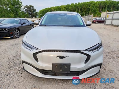 Piąte zdjęcie samochodu w środku: 2022 FORD MUSTANG MACH-E SELECT VIN:3FMTK1SS3NMA18021 - miniatura
