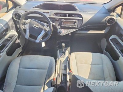 Zdjęcie 8 z 12 samochodu: 2012 TOYOTA PRIUS C ONE VIN:JTDKDTB33C1025849 - miniatura