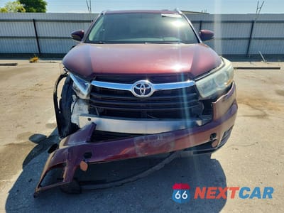 Piąte zdjęcie samochodu w środku: 2015 TOYOTA HIGHLANDER XLE VIN:5TDJKRFHXFS165950 - miniatura