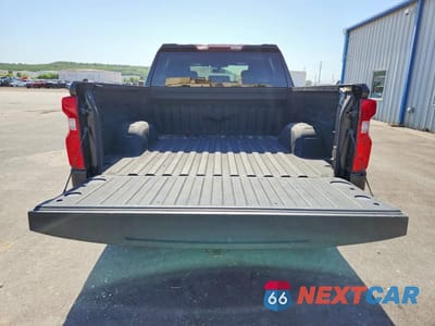 Zdjęcie 6 z 12 samochodu: 2021 CHEVROLET SILVERADO K1500 CUSTOM VIN:1GCPYBEKXMZ256869 - miniatura