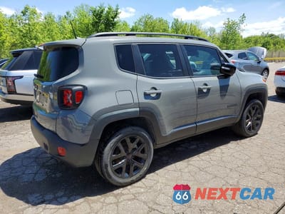Trzecie zdjęcie samochodu z tyłu: 2022 JEEP RENEGADE ALTITUDE VIN:ZACNJDE14NPN69055 - miniatura