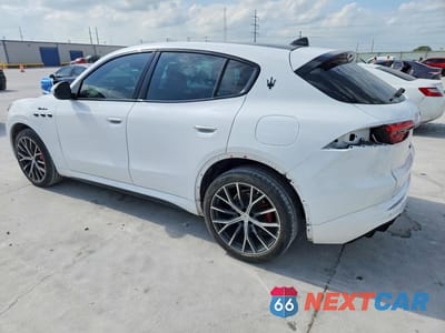 Drugie zdjęcie samochodu z przodu: 2023 MASERATI GRECALE MODENA VIN:ZN682AVM0P7427399 - miniatura