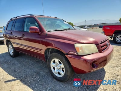 Czwarte zdjęcie samochodu z boku: 2004 TOYOTA HIGHLANDER BASE VIN:JTEDD21A440088044 - miniatura