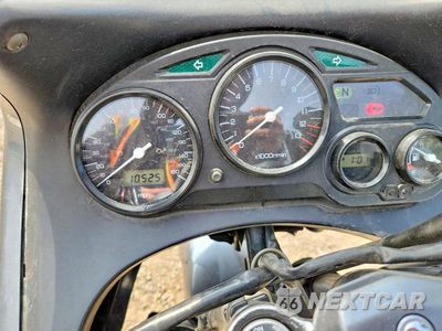 Zdjęcie 7 z 9 samochodu: 2003 SUZUKI GSX750 F VIN:JS1GR7GA332100608 - miniatura