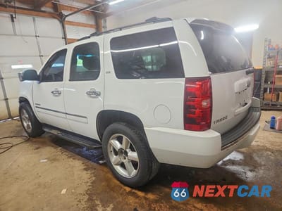 Drugie zdjęcie samochodu z przodu: 2011 CHEVROLET TAHOE K1500 LTZ VIN:1GNSKCE03BR115176 - miniatura