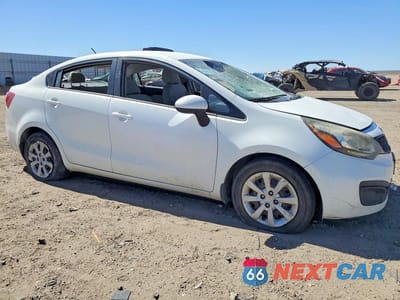 Czwarte zdjęcie samochodu z boku: 2013 KIA RIO LX VIN:KNADM4A39D6238323 - miniatura