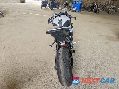 Czwarte zdjęcie samochodu z boku: 2024 BMW S 1000 RR VIN:WB10E6305R6K00458 - miniatura
