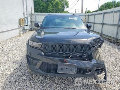 Piąte zdjęcie samochodu w środku: 2025 JEEP GRAND CHEROKEE LAREDO VIN:1C4RJHAG4S8699426 - miniatura