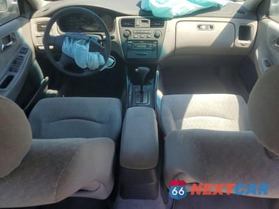 Zdjęcie 8 z 13 samochodu: 2001 HONDA ACCORD LX VIN:1HGCG66501A021149 - miniatura
