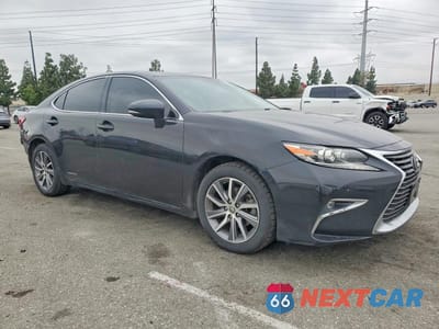 Czwarte zdjęcie samochodu z boku: 2017 LEXUS ES 300H VIN:JTHBW1GG7H2134213 - miniatura