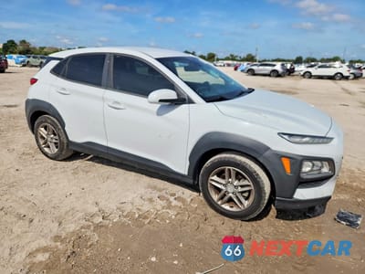 Czwarte zdjęcie samochodu z boku: 2019 HYUNDAI KONA SE VIN:KM8K12AA6KU235955 - miniatura