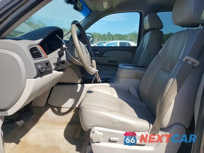 Zdjęcie 7 z 13 samochodu: 2008 CHEVROLET SUBURBAN C1500 LS VIN:3GNFC16068G136078 - miniatura