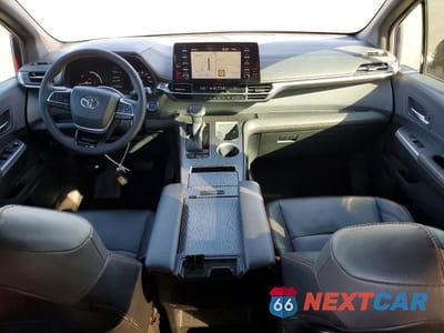 Zdjęcie 8 z 13 samochodu: 2022 TOYOTA SIENNA XSE VIN:5TDXRKEC0NS090659 - miniatura