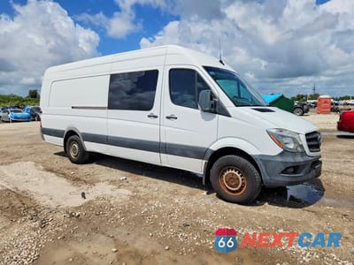 Czwarte zdjęcie samochodu z boku: 2017 MERCEDES-BENZ SPRINTER 2500 VIN:WD3PE8CD7HP559099 - miniatura