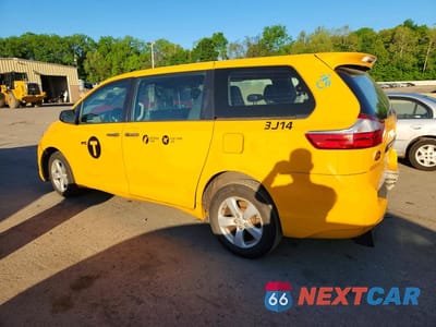 Drugie zdjęcie samochodu z przodu: 2017 TOYOTA SIENNA L 7-PASSENGER VIN:5TDZZ3DC1HS856239 - miniatura