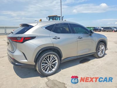 Trzecie zdjęcie samochodu z tyłu: 2025 LEXUS NX 350 PREMIUM VIN:2T2GGCEZ7SC082557 - miniatura