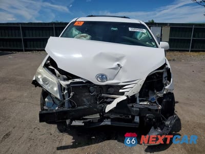Piąte zdjęcie samochodu w środku: 2015 TOYOTA SIENNA LE VIN:5TDKK3DC9FS570948 - miniatura