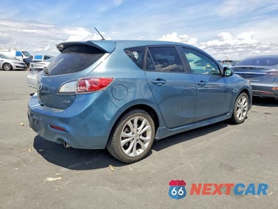 Trzecie zdjęcie samochodu z tyłu: 2011 MAZDA 3 S VIN:JM1BL1K63B1379287 - miniatura