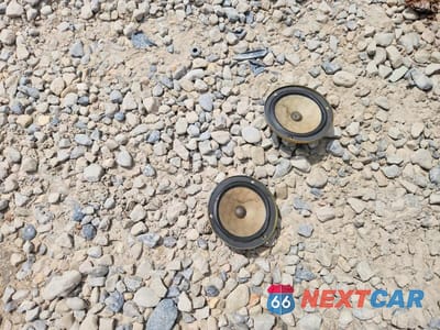 Zdjęcie 12 z 13 samochodu: 2000 HONDA CIVIC EX VIN:1HGEJ8241YL063959 - miniatura