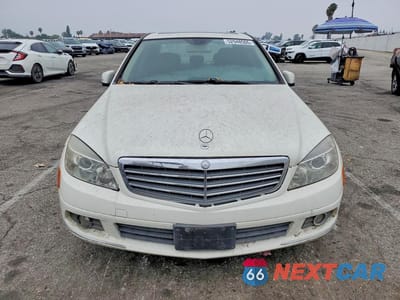 Piąte zdjęcie samochodu w środku: 2010 MERCEDES-BENZ C 300 VIN:WDDGF5EB0AR111980 - miniatura