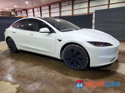 Czwarte zdjęcie samochodu z boku: 2025 TESLA MODEL 3 VIN:5YJ3E1EB3SF914892 - miniatura