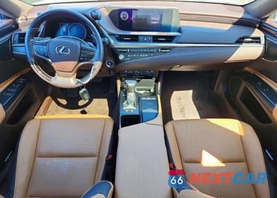 Zdjęcie 8 z 13 samochodu: 2021 LEXUS ES 300H VIN:58ADA1C16MU007417 - miniatura